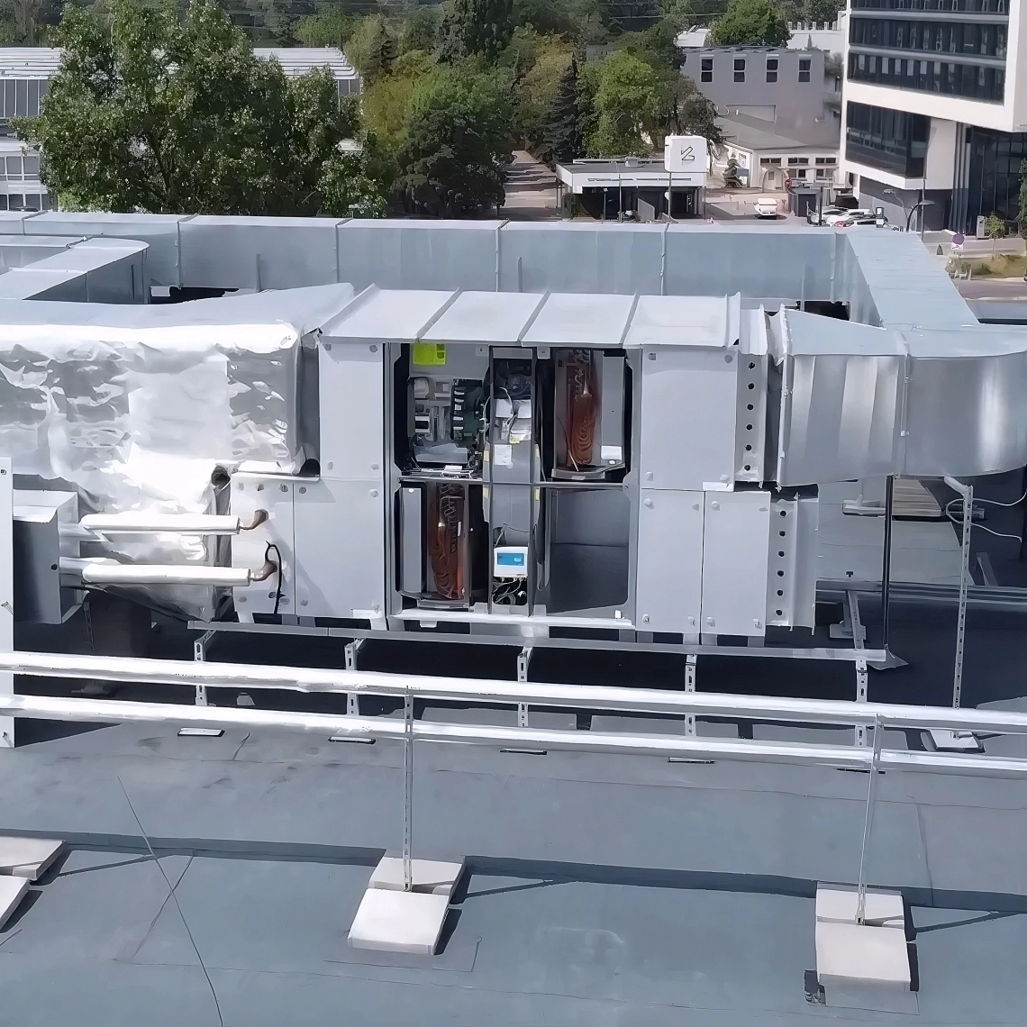Installation of the MyCond BreezMe HP ventilation unit with a heat pump on the roof of the building